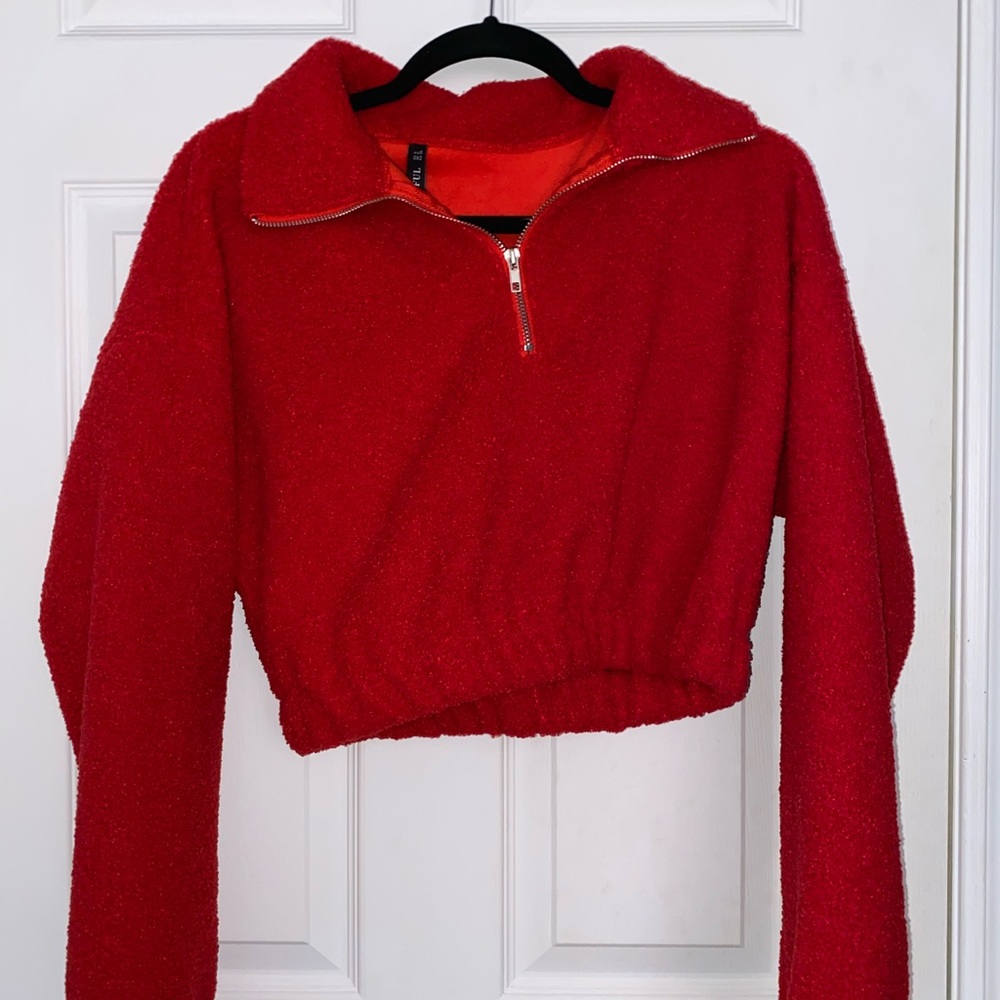 ❗️SOLD❗️Fleece/teddy crop sweater